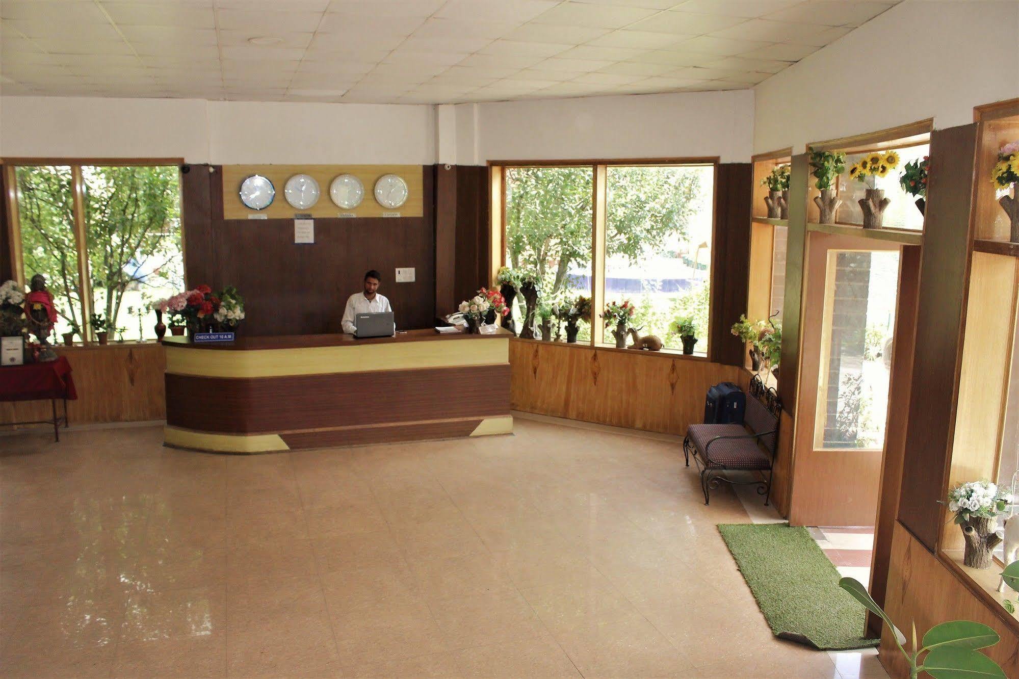 Hilltone Resorts & Spa Manāli Exterior foto